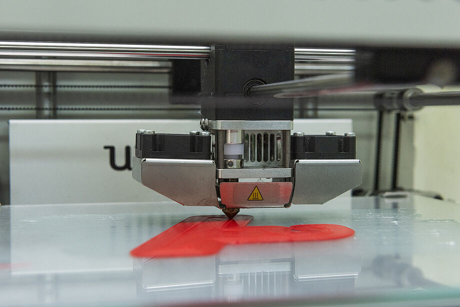 Layer by layer to the 3D object with the 3D plastic printers