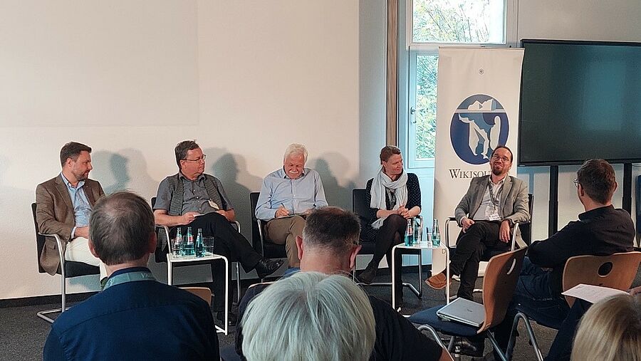 Podiumsdiskussion: Torsten Sander, Andreas Wagner, Prof. Thomas Bürger, Dr. Caroline Förster und Martin Munke (von links nach rechts), Foto: Juliane Flade