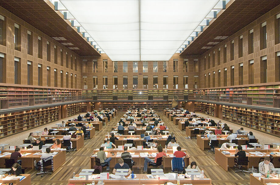 Reading and Learning in the Central Reading Room