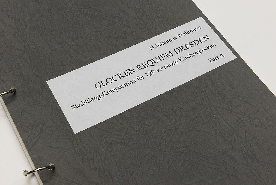 H. Johannes Wallmann: Glocken Requiem Dresden, Umschlag des Partiturautographen (Kopie)